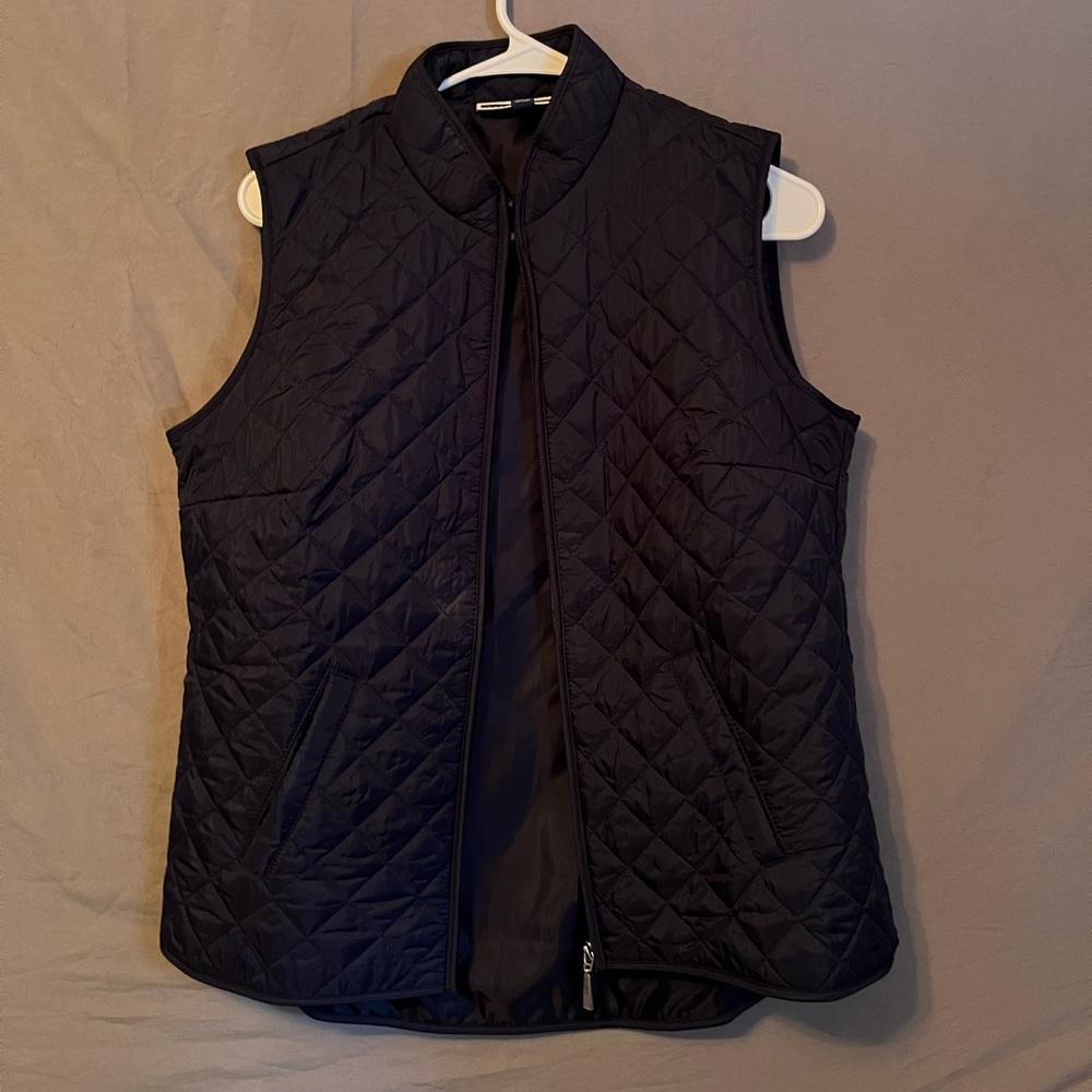 Karen Scott vest. Color is navy.